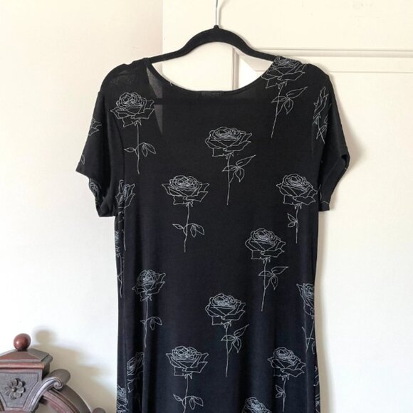 90s Lightweight Black/White Rose Maxi Dress - Picture 3 of 4